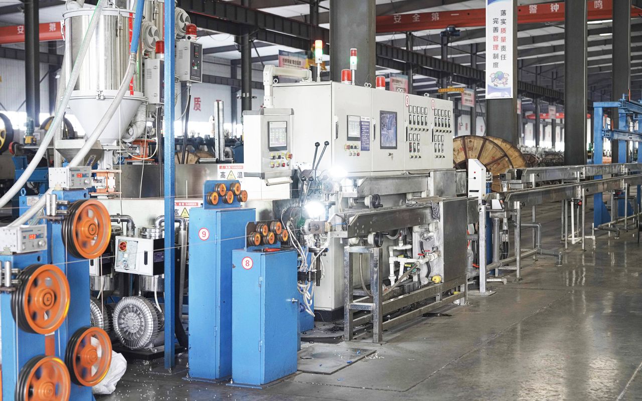 Cable extrusion and stranding workshop